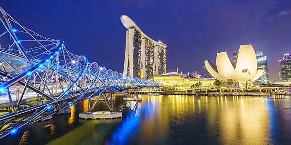 Marina Bay, Singapore by night.